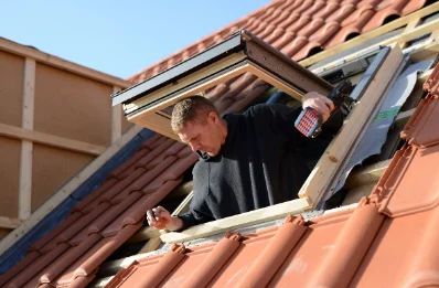 Pose de fenêtres de toit Velux à Aujeurres